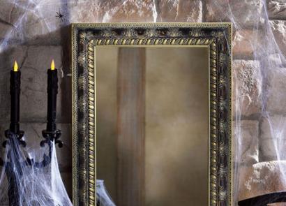 Signs about mirrors: what dangers they pose A new mirror in the house of signs